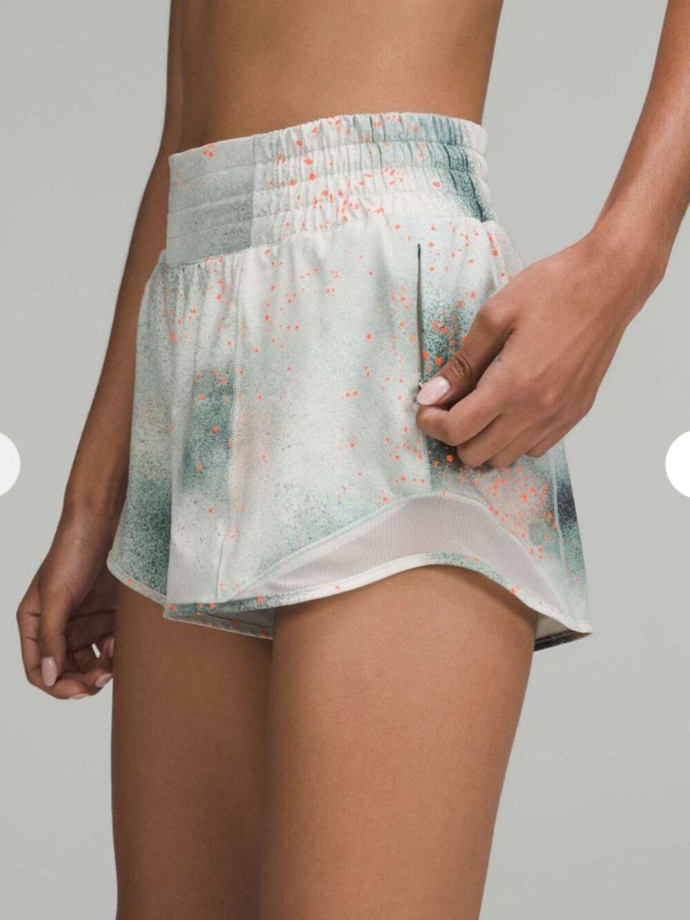 LULULEMON Hotty Hot High Rise Short 2.5" Reflective 8 Liner